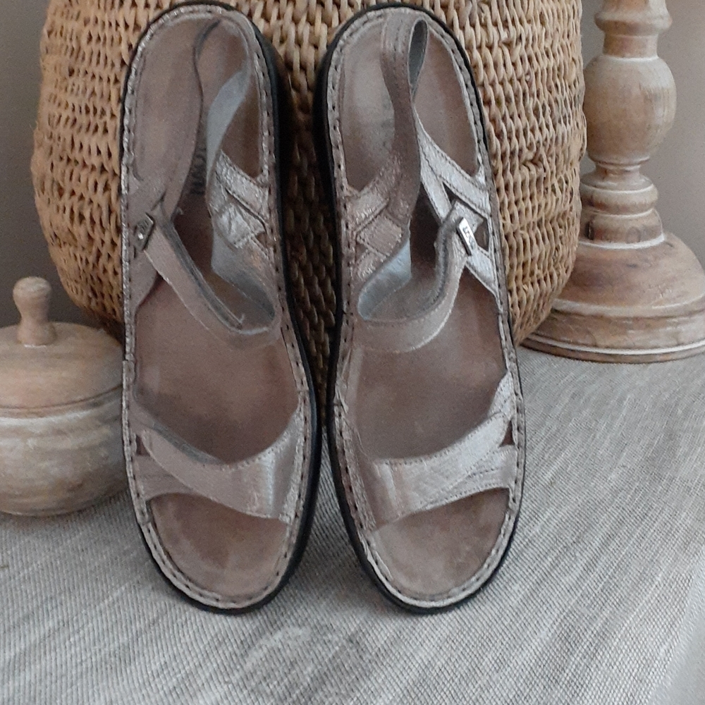 NAOT comfort sandals, 42